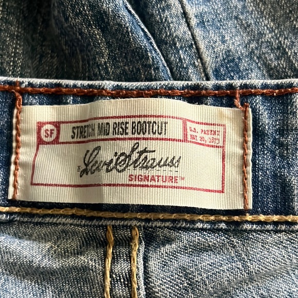 Levi Strauss Signature Stretch Mid Rise Bootcut Size 14 - Picture 5 of 8